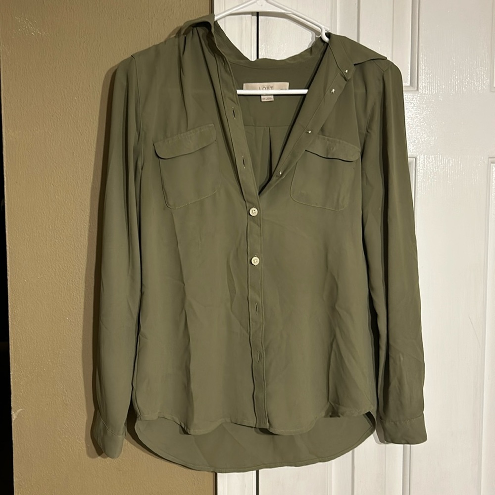 Ann Taylor Loft. Button down blouse